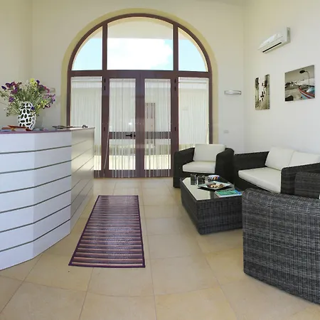 Отель Corte Dei Melograni 3*